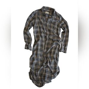 Universal Thread Gray Plaid Button Down Shirt